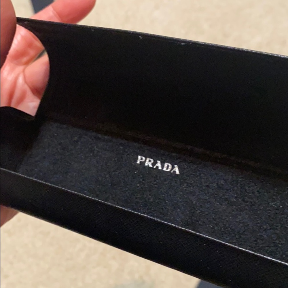 a PRADA glasses case - Picture 4 of 8